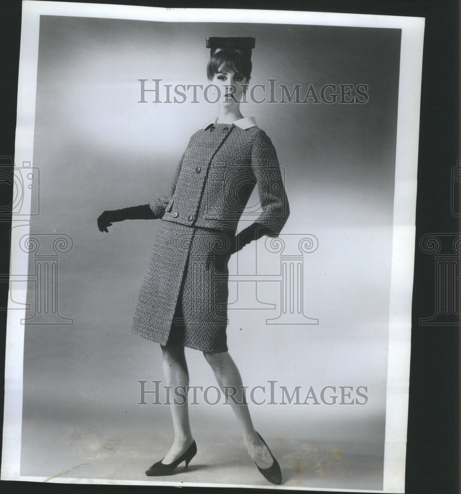 1965 Press Photo Jacket Skirt Wool Tweed Sweater Woman