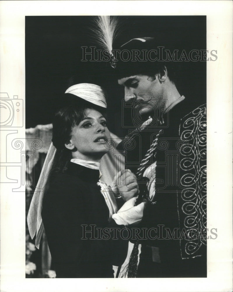 1975 Press Photo Patti LuPane Peter Dvarsky Stars