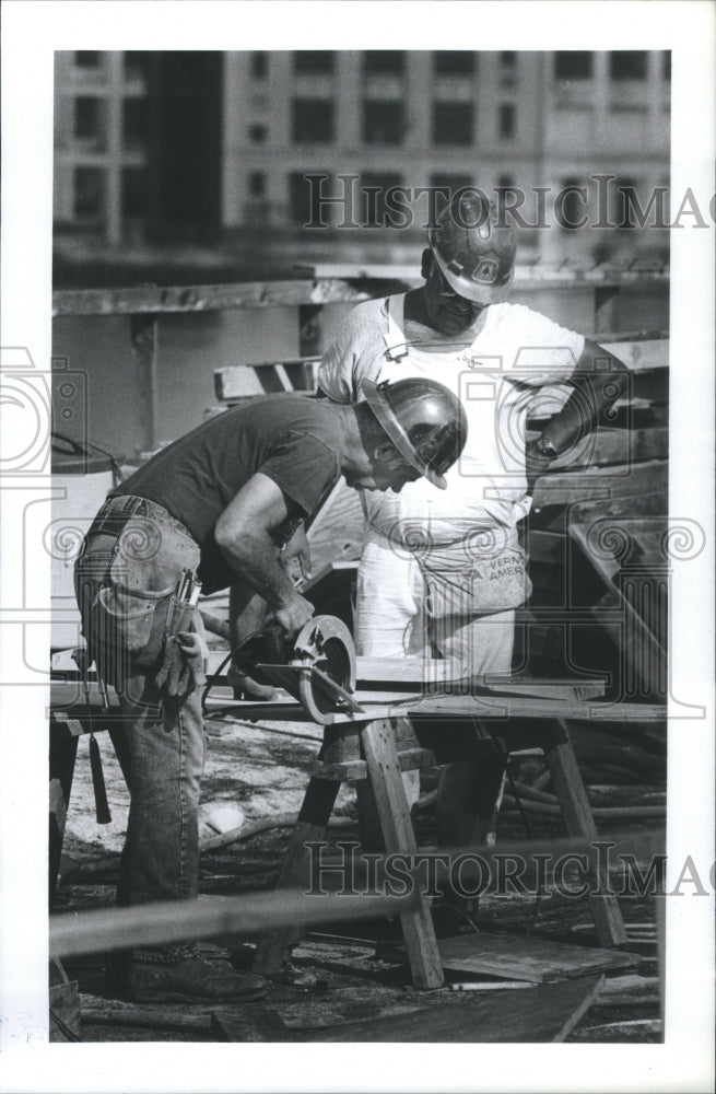 1984 Press Photo Men Term Carpenter Work Man Human Male