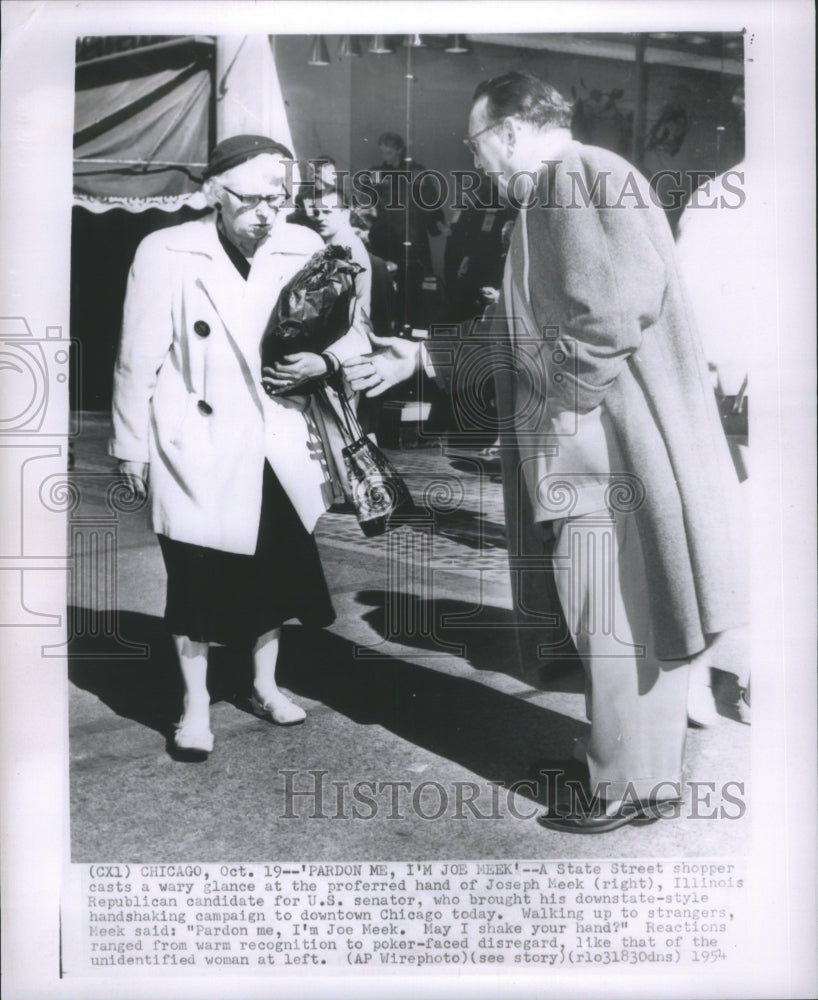 1954 Press Photo Joseph Meek State Street Shopper Cast