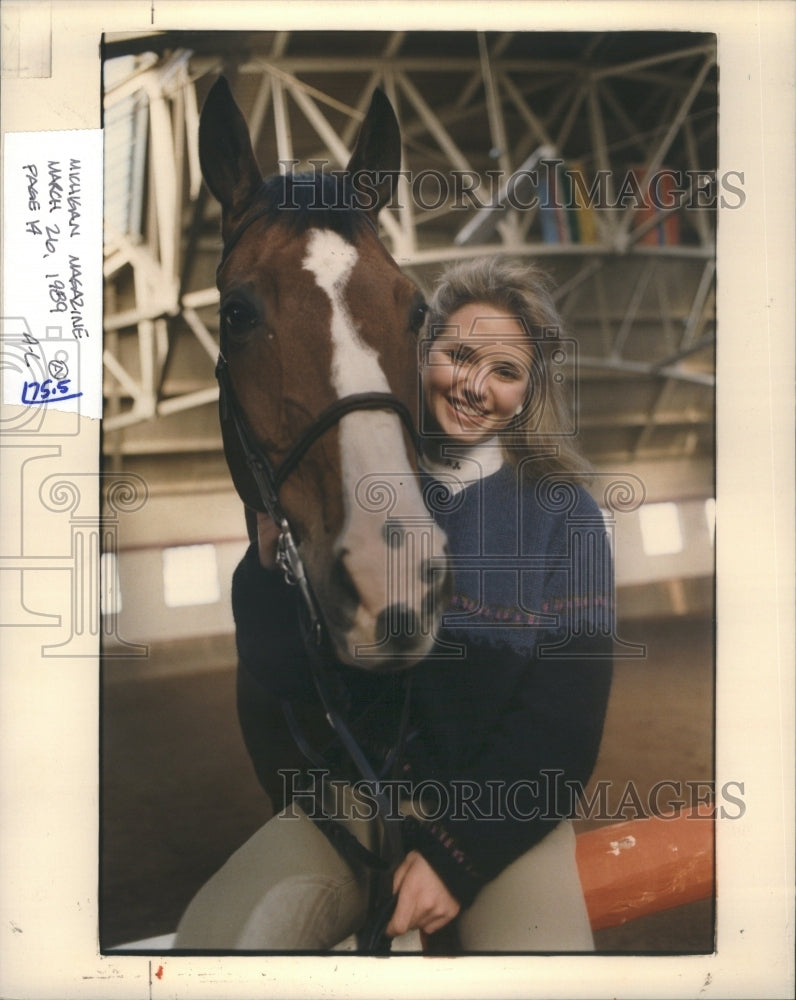 1989 Ruthanne Mealey Equestrienne - Historic Images