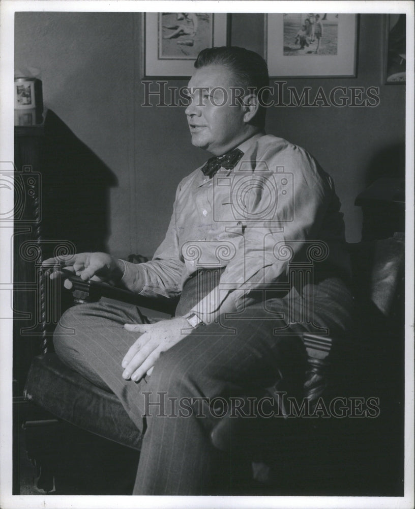 1943 Press Photo Lou Maxon Detroit Adviser Person