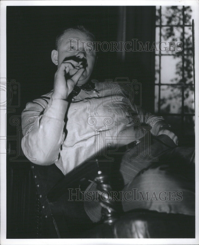 1943 Press Photo Lou Maxon is a Detroit Advertiser