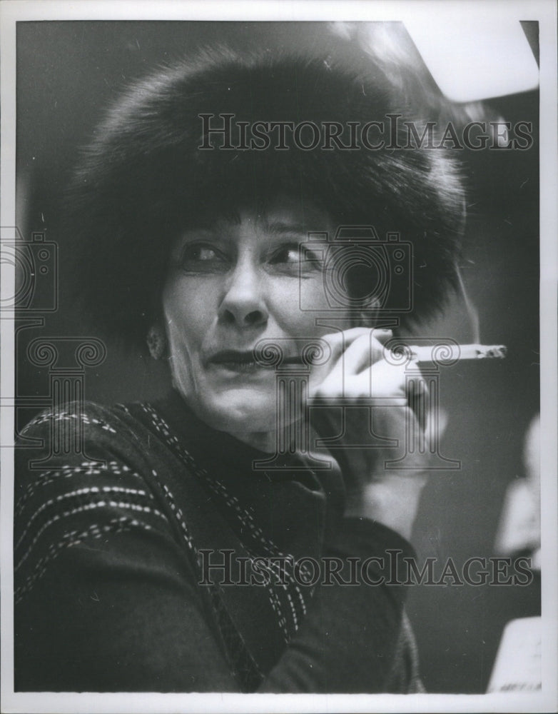 1959 Press Photo Nicole Marry well Traveler Pen Lady