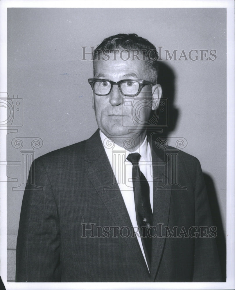 1969 Press Photo John K Maxwell Chief Procurement