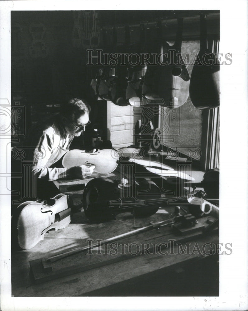 1991 Press Photo Deluca Delicated Violin Thomas