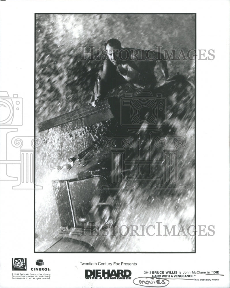 1996 Press Photo Bruce Willis Die Hard With A Vengeance