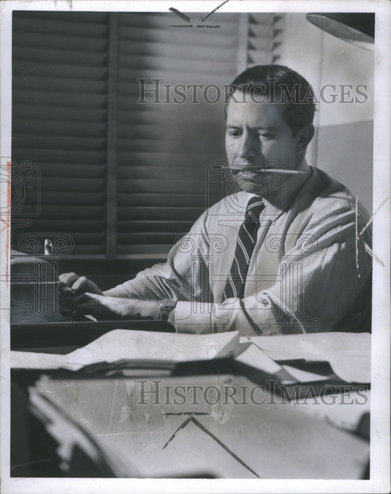 1955 Press Photo Douglas Edwards Newscaster