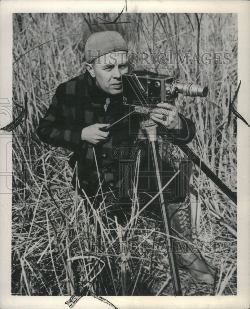 1950 Ben East Camera Frame Cap Trees Stand - Historic Images