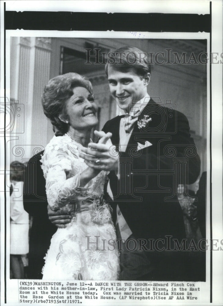 1971 Press Photo bridegroom Man who is about