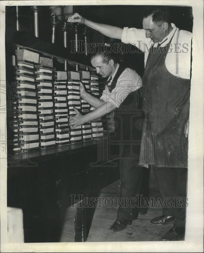 1939 Press Photo Kitchen Peter