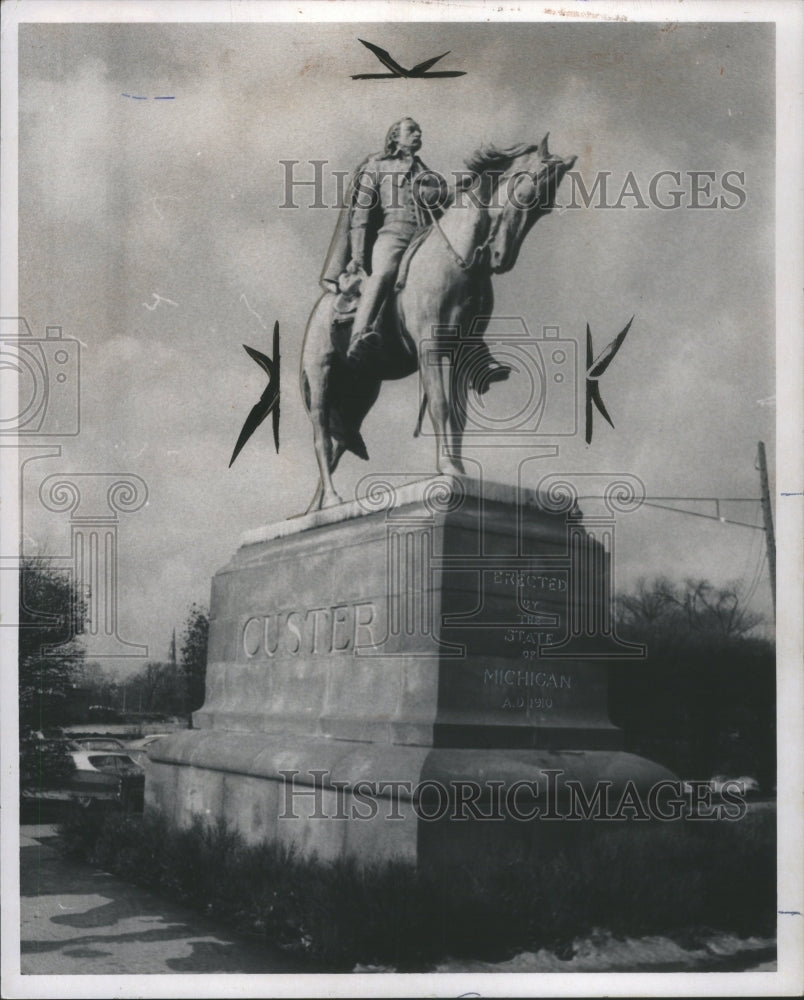 1971 Press Photo Memorial George Custer Horse