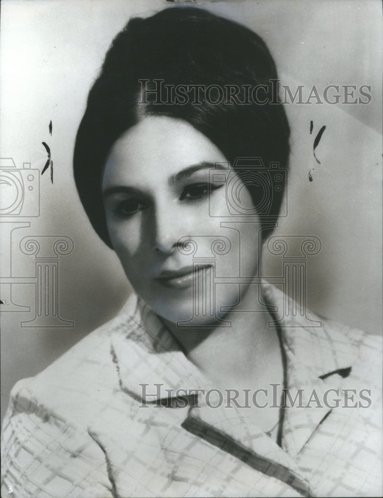 1974 Press Photo Gilda Cruz-Romo Operatic Soprano