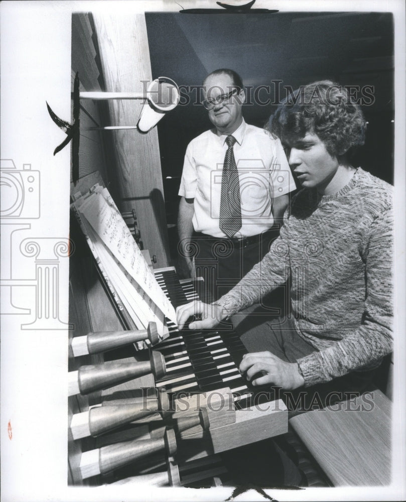 1975 Press Photo College Educational Institution Nation