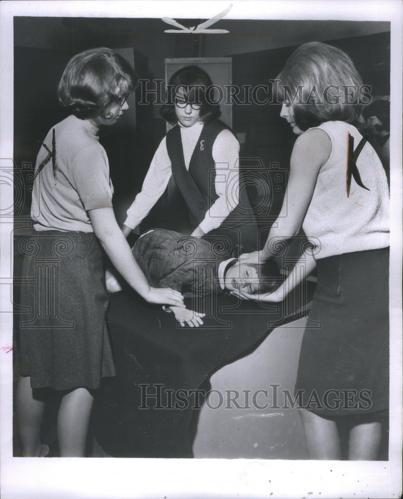 1965 Press Photo Salina School Children Cradling Kathy