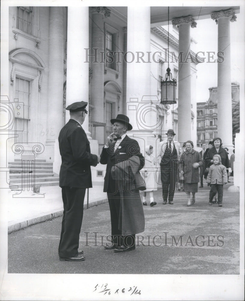 1961 Press Photo D&#39;Agostino Point Ambassador Door Guar