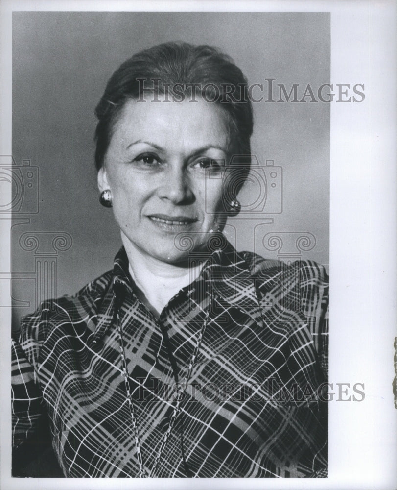 1975 Press Photo Mrs Dayan Wife General Detroit