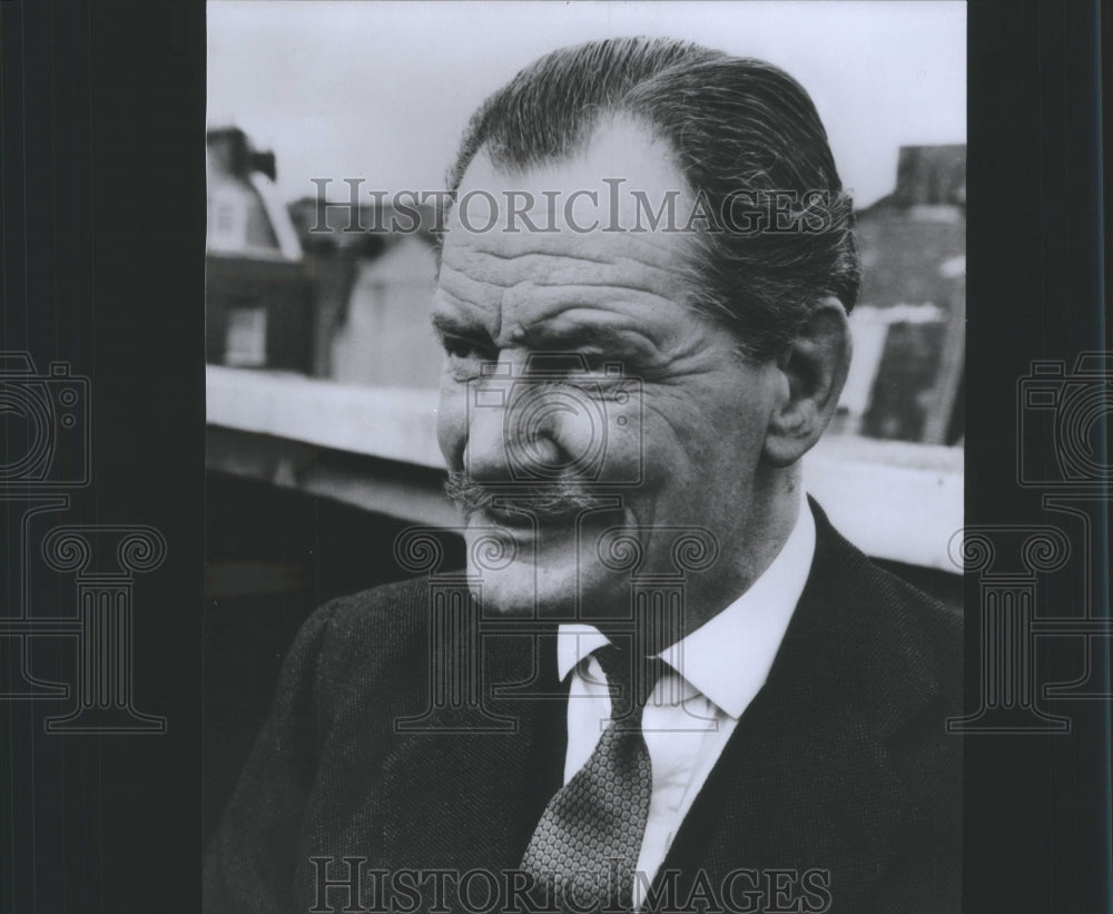 1969 Press Photo George Shipway British Author Chilian