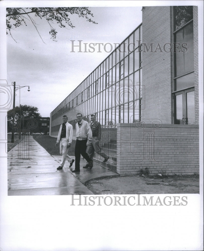 1957 Press Photo Students Leave Henry Ford Comm College