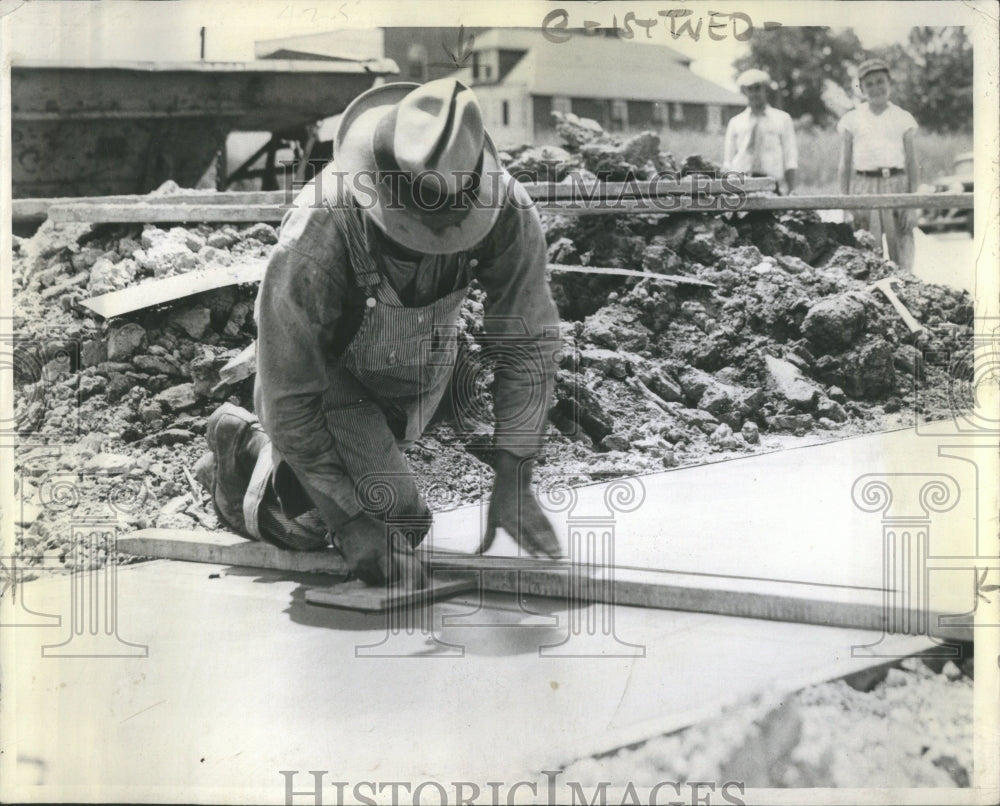 1936 Press Photo Construction Worker Sidewalk