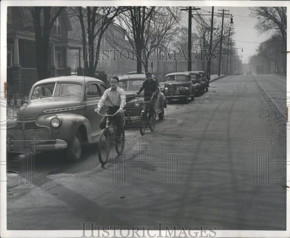 1944 Press Photo Bicycle Riding Safety