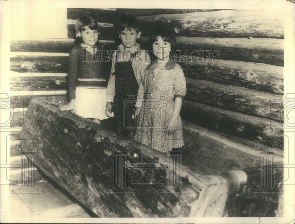 1935 Press Photo Bathtub Made From A Mississippi Pine