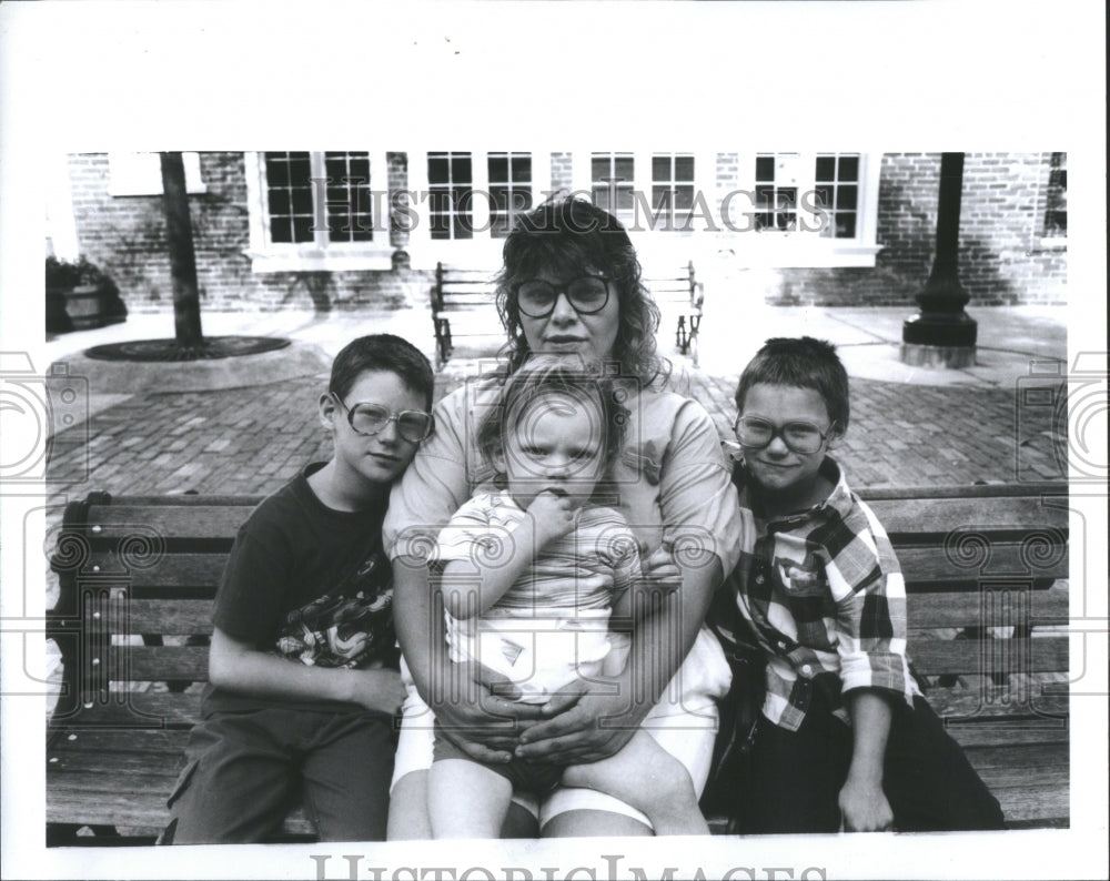 1991 Press Photo Denise Nowack Helping Hands Home