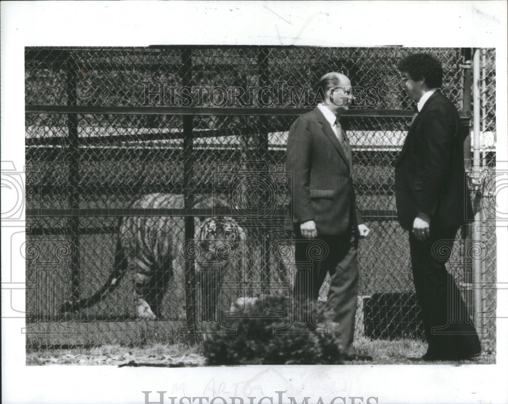 1985 A zoological garden - Historic Images