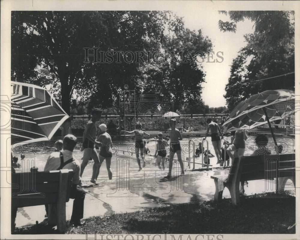 1935 Press Photo Olympic-size swimming poolA pool can b