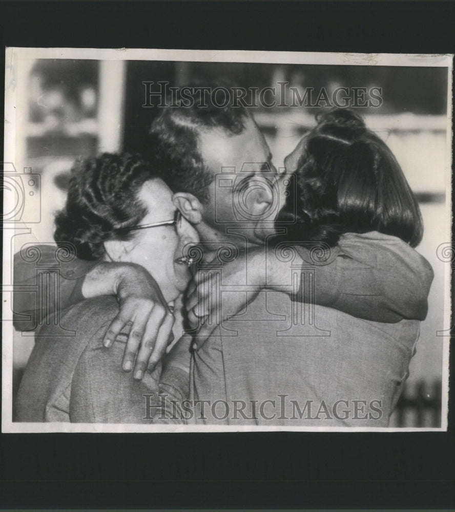 1961 Press Photo Tearful Farewell Donald Sikorsky Team