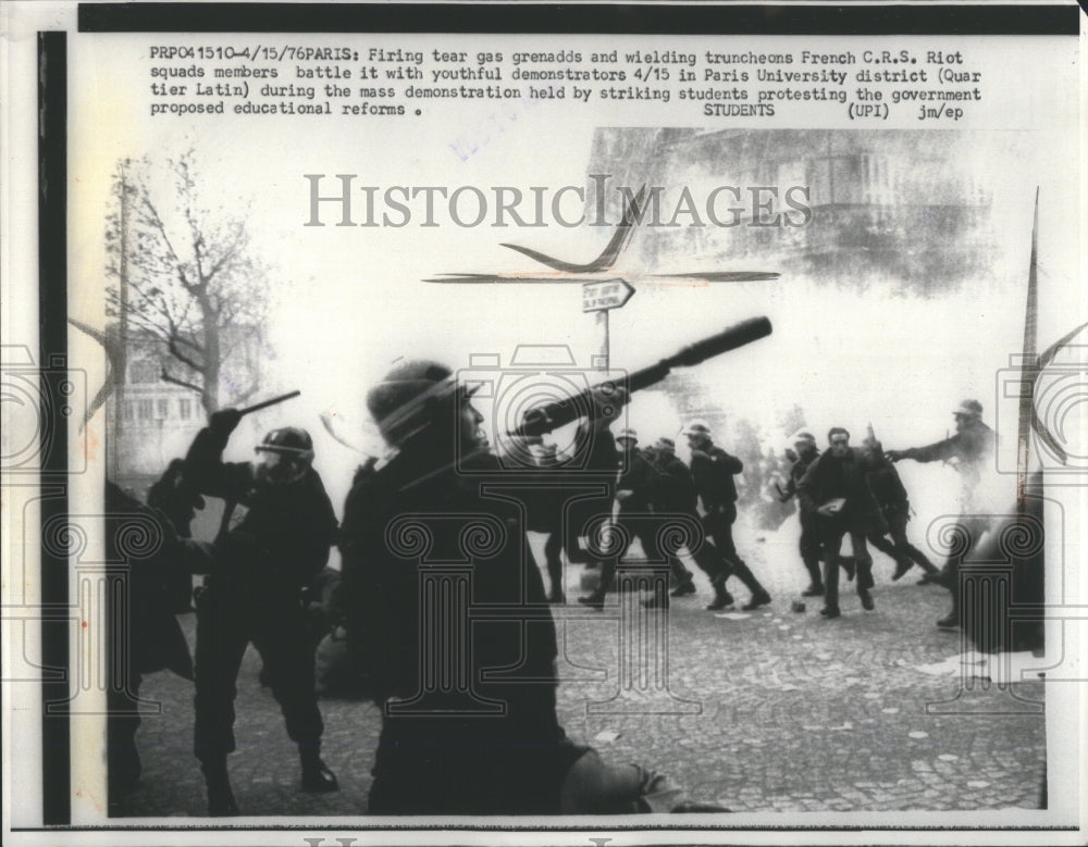 1976 Press Photo Firing Tear French C.r.S. Riot Squads