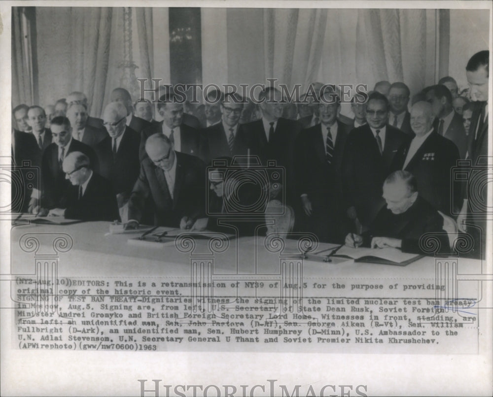 1963 Press Photo Limited Nuclear Test Ban Treaty Signed