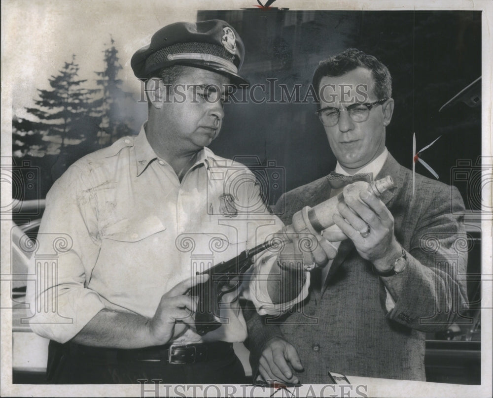 1958 Press Photo Police Chief Richardson Madison Height