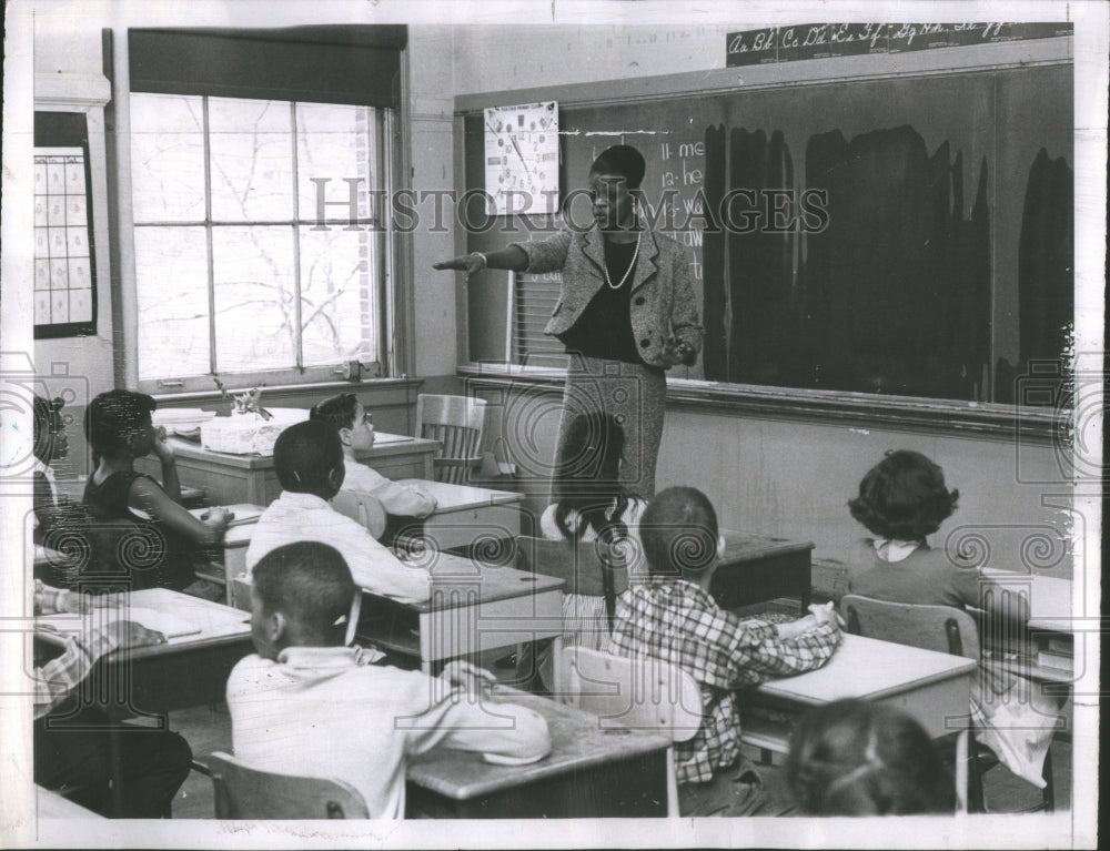 1966 Press Photo Ellen Clare Teacher New York School