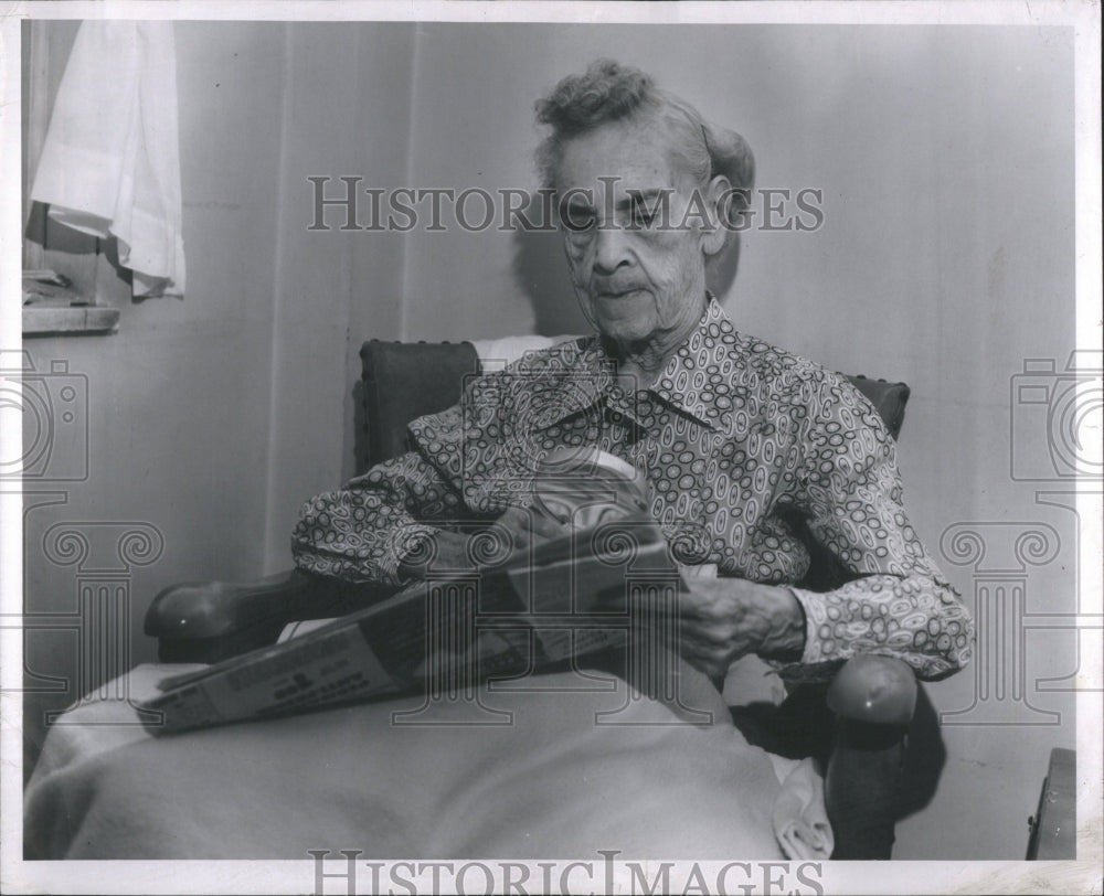 1958 Press Photo Caroline Storrs Retired Nurse