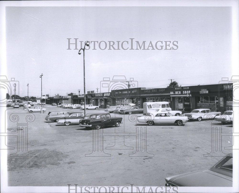 1964 Press Photo Mall Shopping Center Pontiac