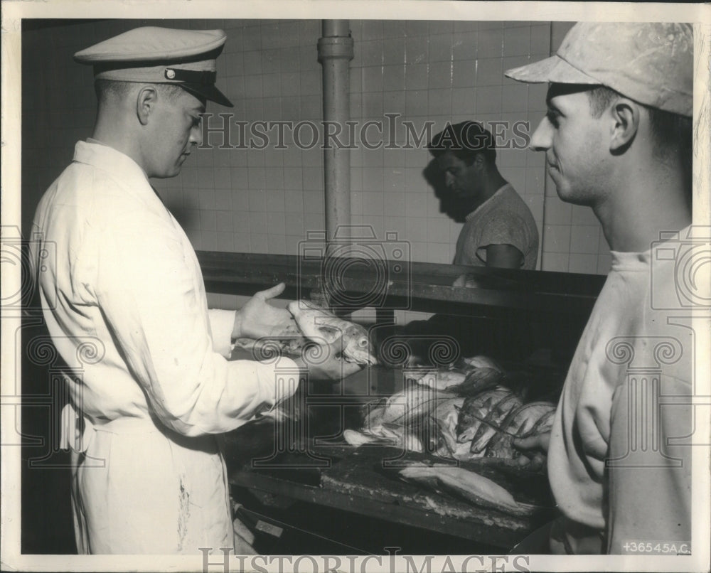 1949 Press Photo Army Quartermaster Market Fresh Fish