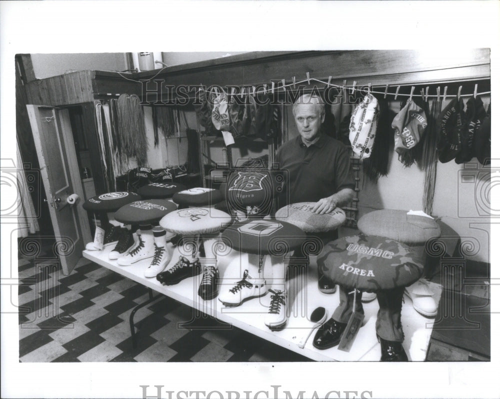 1989 Press Photo John McDole Owner Foot Stools Store