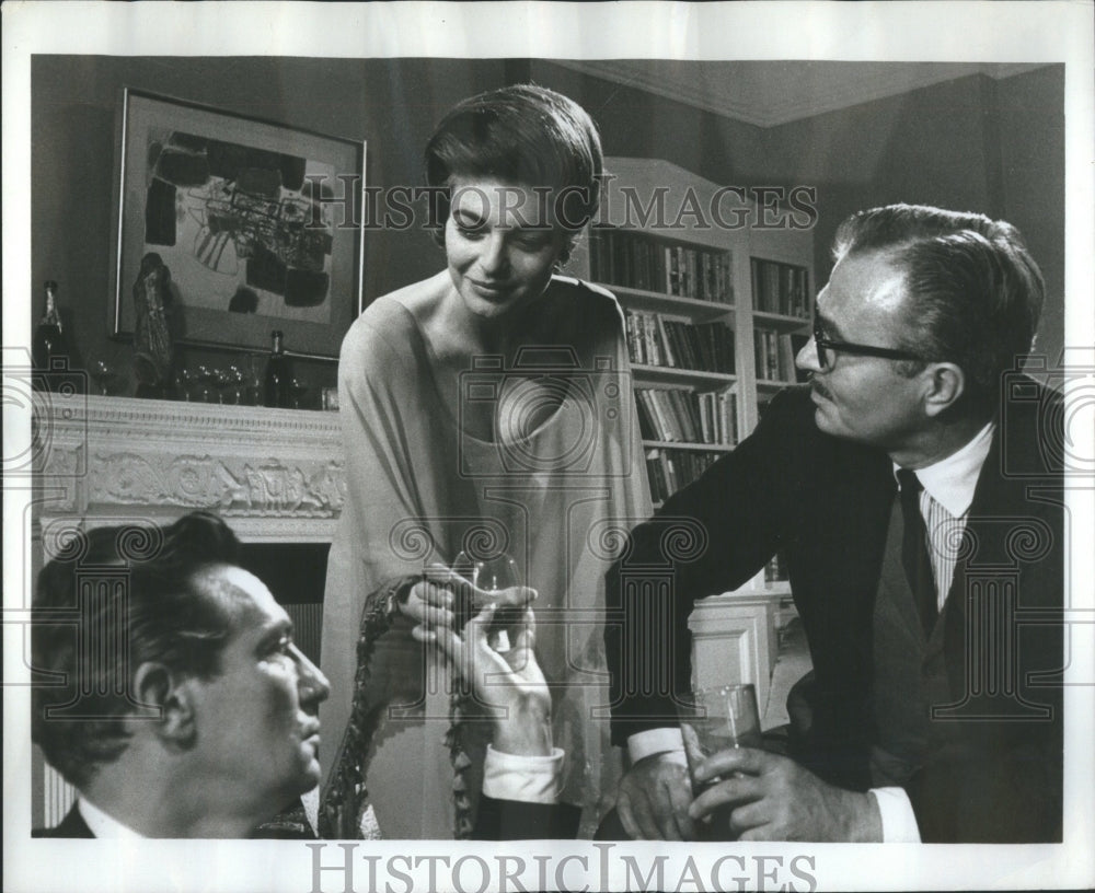 1969 Press Photo Peter Finch Anne Bancrof James Mason