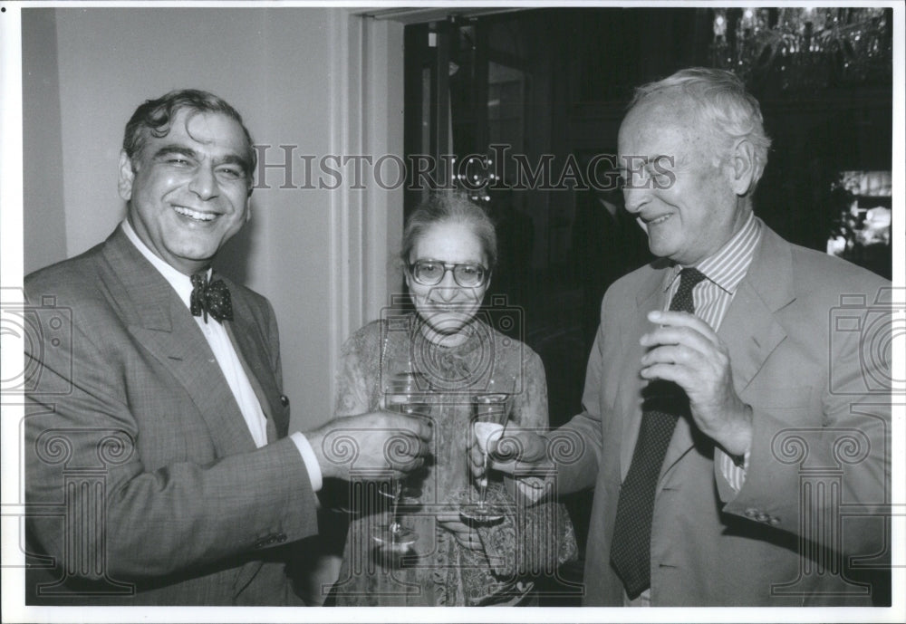 1992 Press Photo Merchant Jnabvala James New York Plaza - RRS78541 - Historic Images