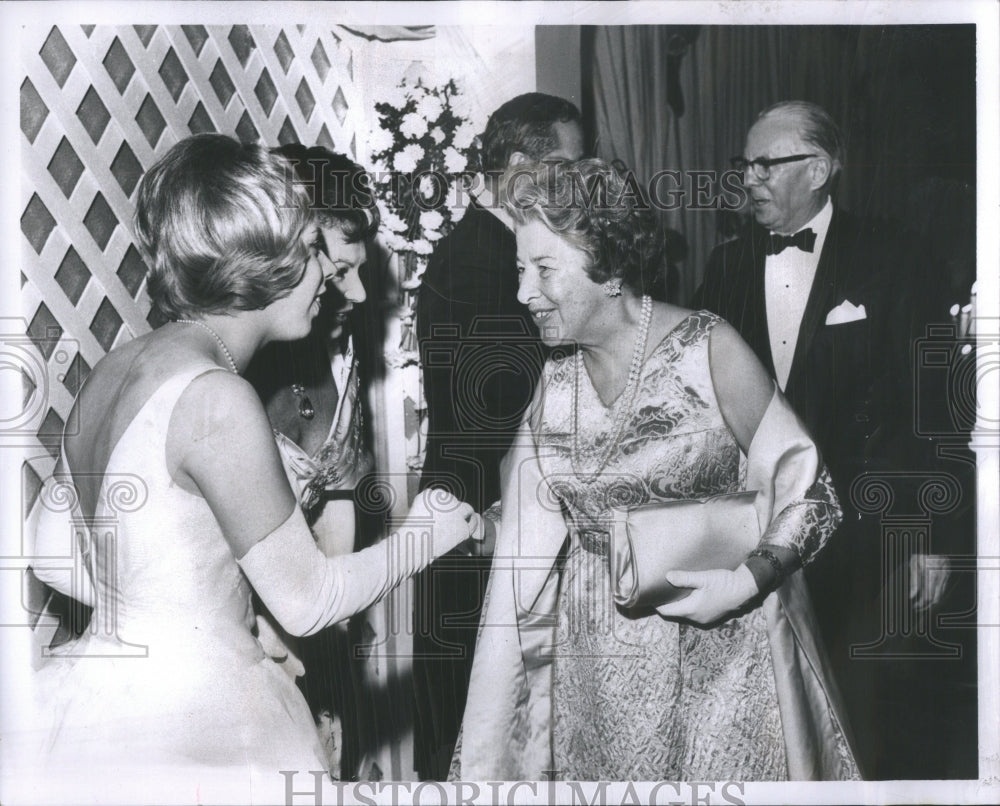 1964 Press Photo Caroll Rincaid Mrs John Meredeth Cand