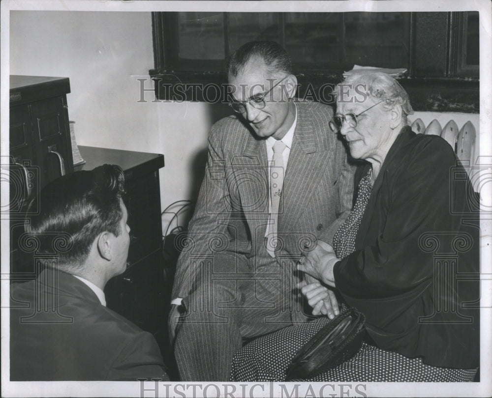 1955 Press Photo News Reporters Geo Nurbel Alais Fred