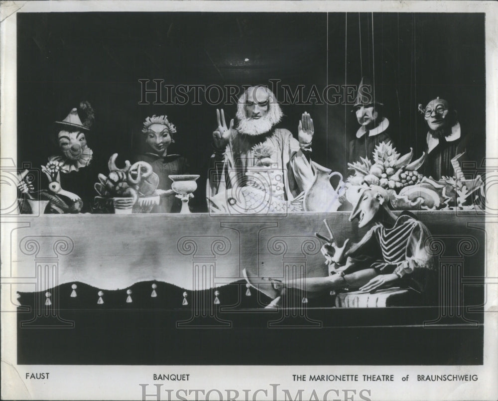 1958 Press Photo Puppets