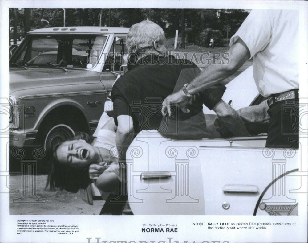 Norma Rae Protest 1980 Norma Rae Sally Field Textile Plant - Historic Images