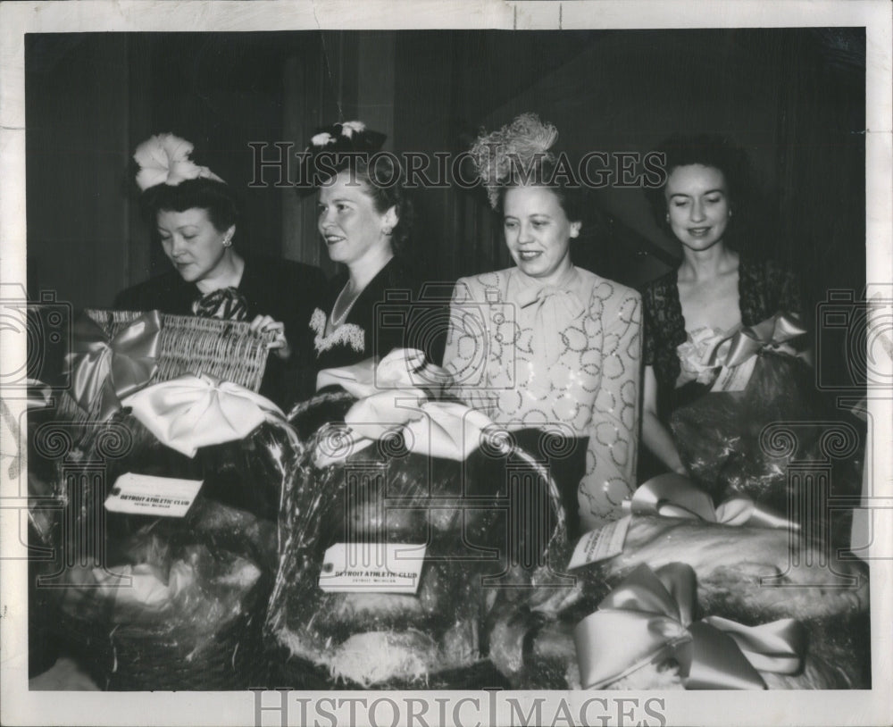 1944 Press Photo Mrs Edwin J Anderson Mrs Geo T Trumbul