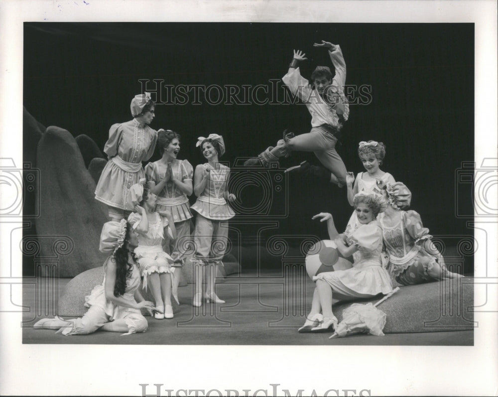 1985 Avon Rheater Shakespear Festival Strat - Historic Images