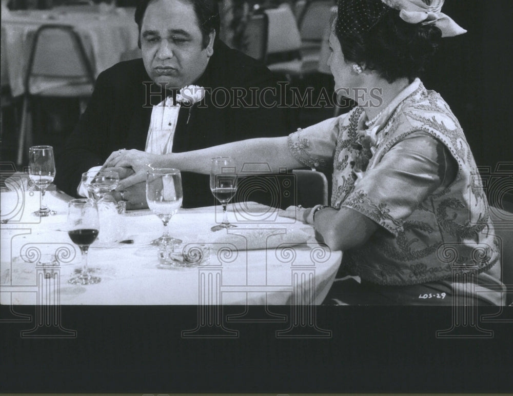 1970 Press Photo Richard Casttans Actor Eating Food Cup