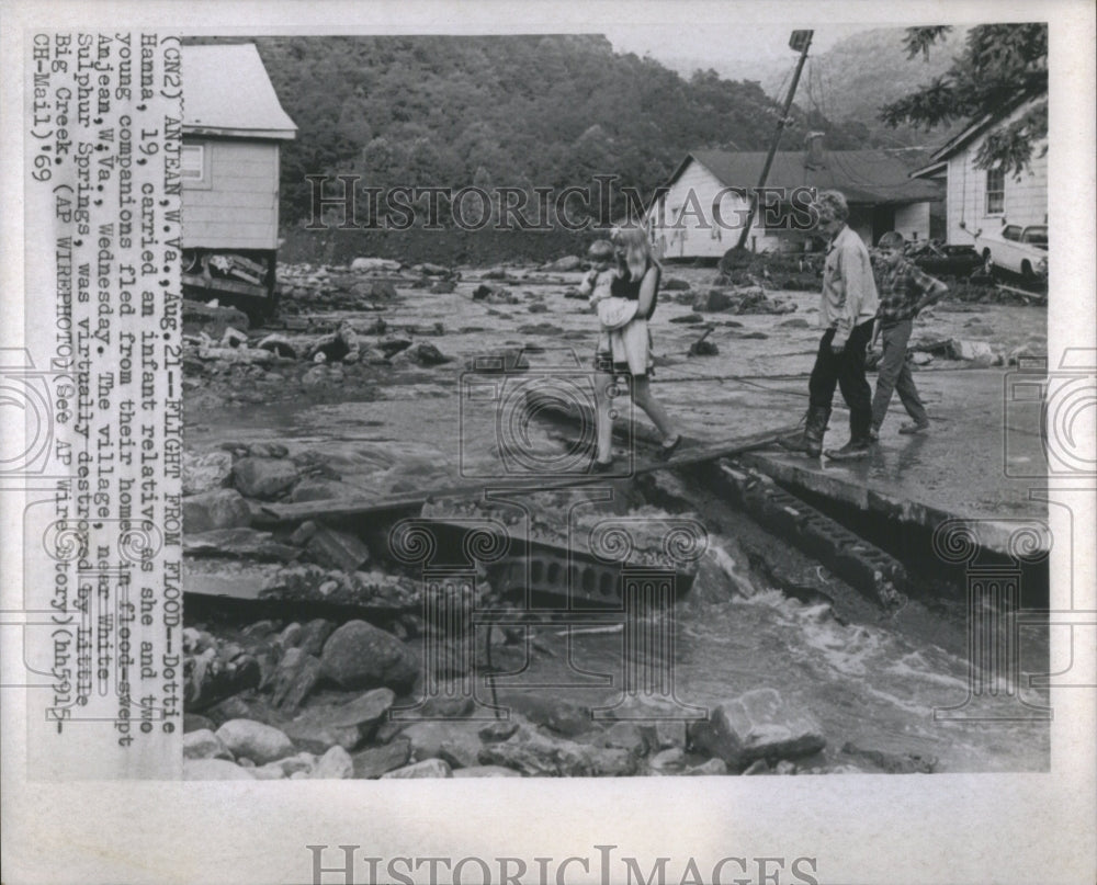 1969 Press Photo Flood Water EU Land Expanse