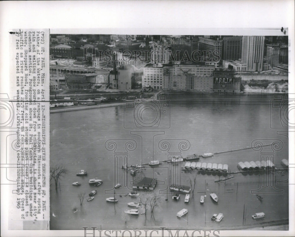 1965 Press Photo Flood Expanse Water EU Land