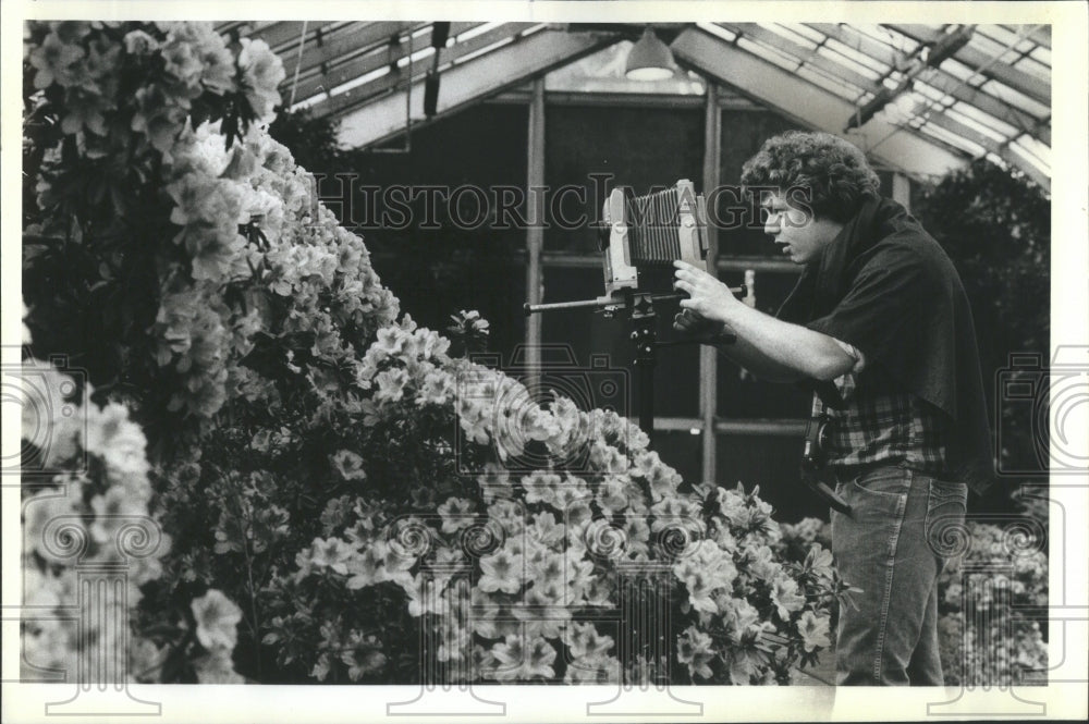 1981 Press Photo Art Institute Students Duks Cold Trees